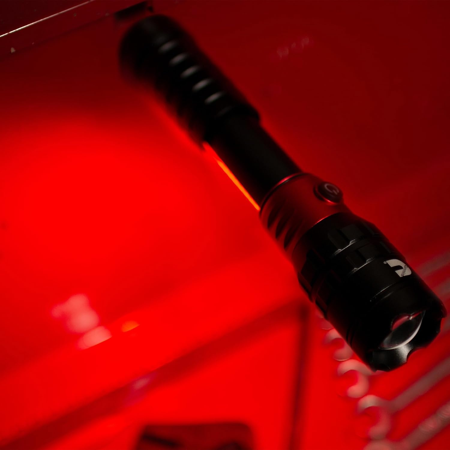 Cummins CMN35360 Pro Series Piston Extendable Rechargeable Flashlight 2000 Lumen LED Multiple Light Modes Plus Power Bank